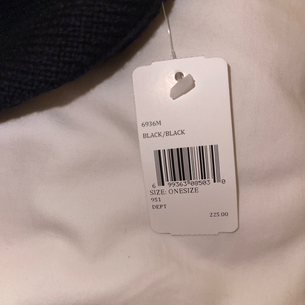 Canada Goose Black Wool Beanie (Men’s) - Picture 4 of 6
